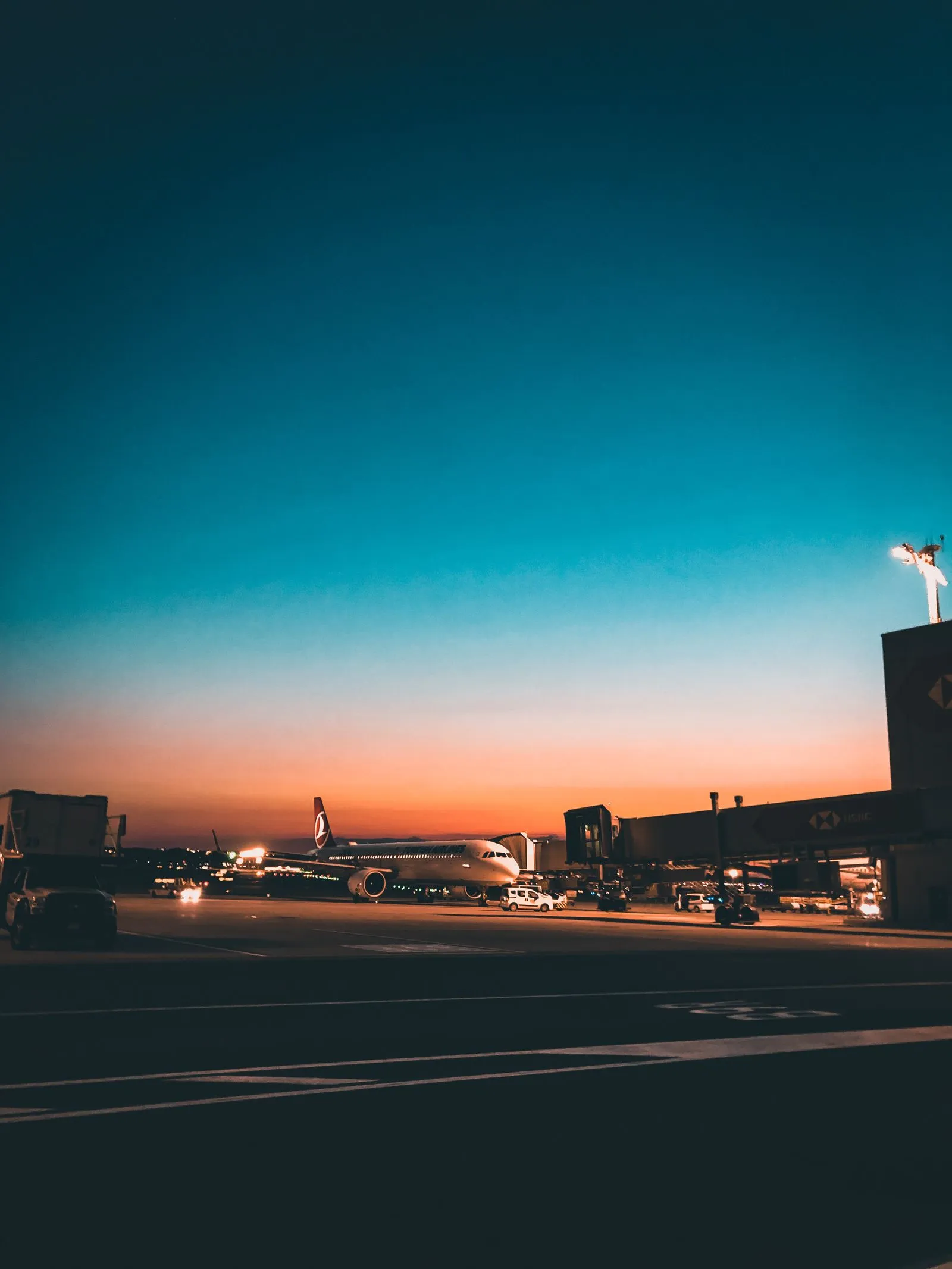 The Winter Weather & Flight Delay Playbook for Dulles Travelers