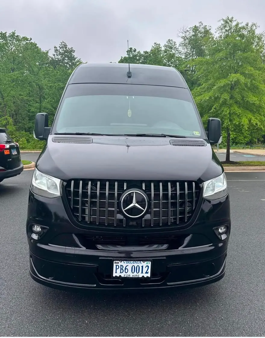 Best Limo Service for Groups at Dulles Airport